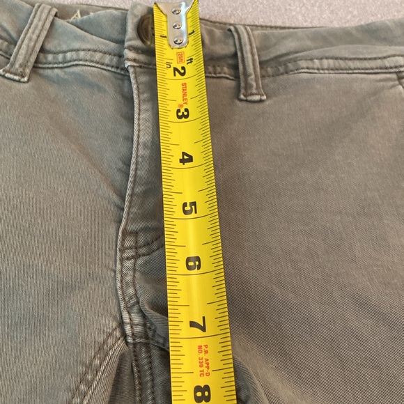 American Eagle - super stretch chino shorts. Size 00 - Picture 10 of 12